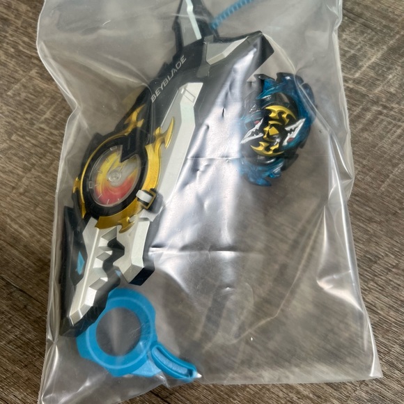 Beyblade Turbo Slingshock Riptide Blast Set - Picture 1 of 4